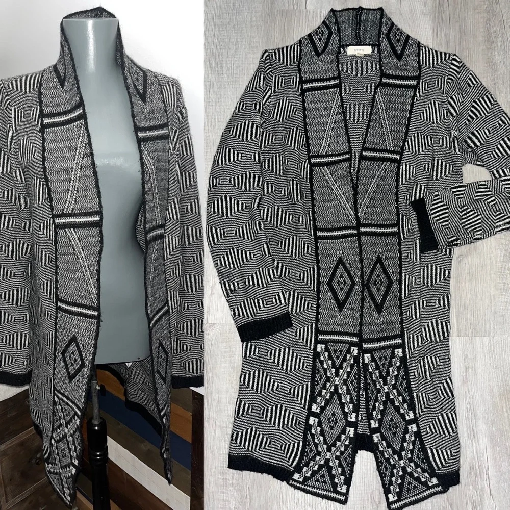 ANTHROPOLOGIE FREEWAY long cardigan duster sweater black/white Aztec print M
